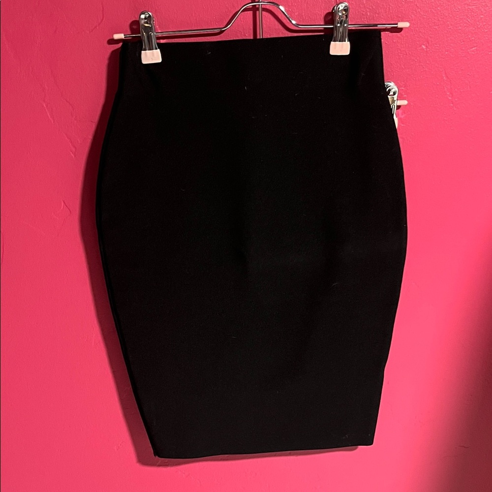 Chic Black Pencil Skirt